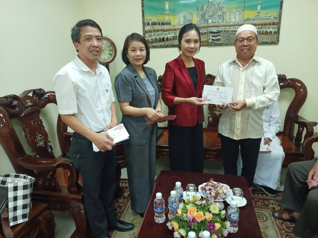 Ban Tôn giáo Chính phủ chúc Tết Ban Đại diện Cộng đồng Hồi giáo TP. Hồ Chí Minh, nhân dịp Tết năm Bính Ngọ-2026 tháng Ramadan 1447 HL- 2026 DL. z7446729935700 4f63ea5e37cbb9b098b5ef10e7248e40