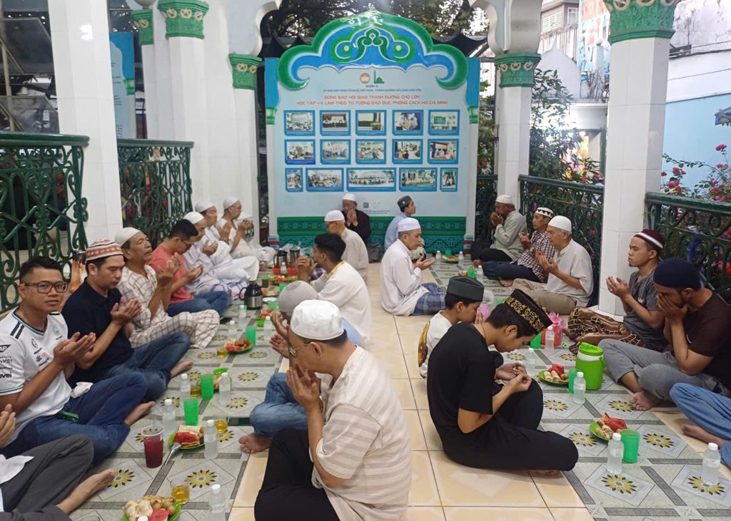 Xã Chay Thánh Đường Chợ Lớn z7549544627809 649de5c37565651cf17cf6f55257009f